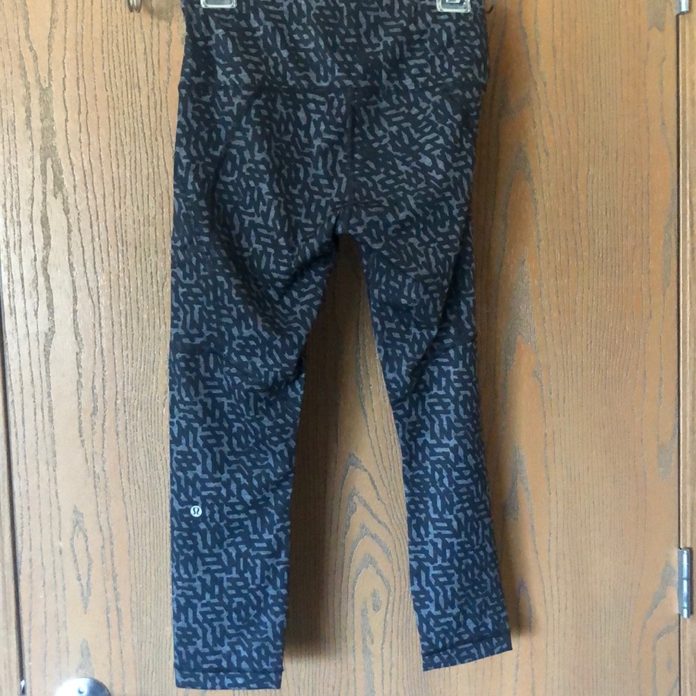 Lululemon 5/8 legging, size 6